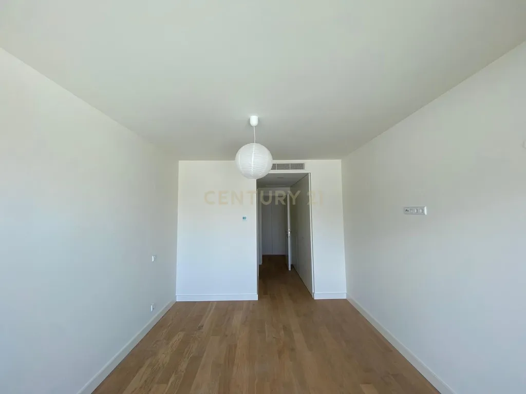 Apartamento T2 Novo com varanda, dois lugares de estacionamento, arrumo e fantásticas vistas sobre o rio - Image 38