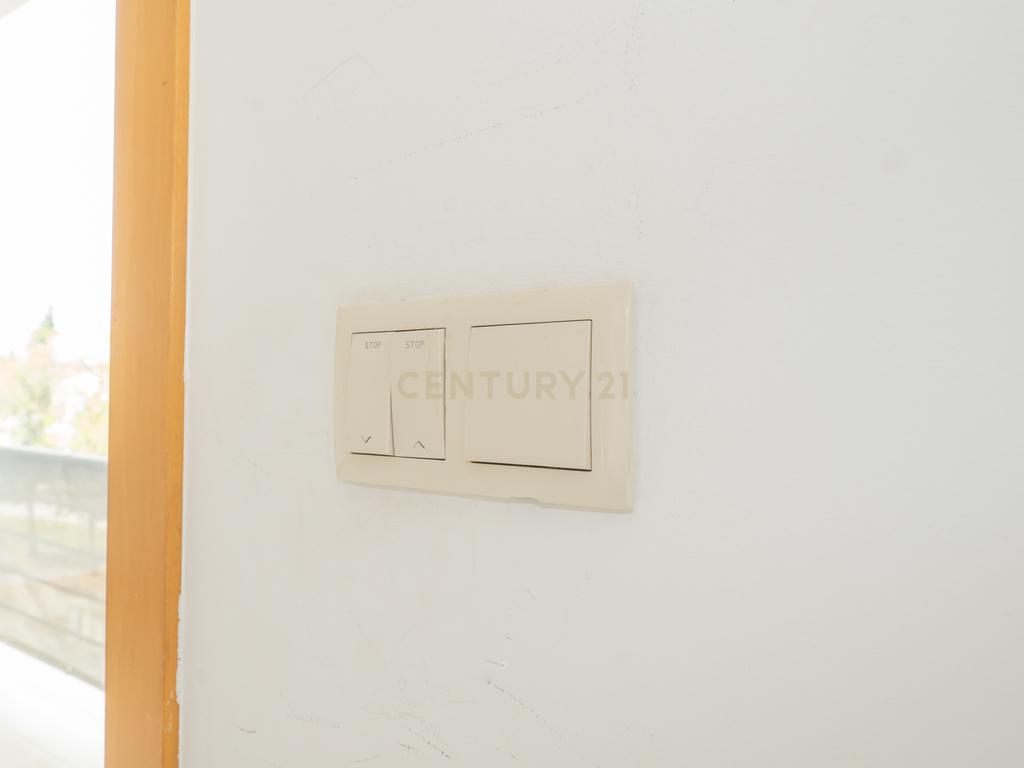 Apartamento T3 com Duas Varandas, Garagem Box e Lugar de estacionamento na Vila Serena, Pinhal Novo - Image 17