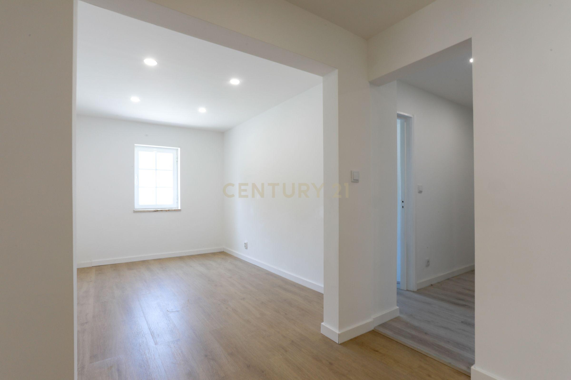 Fotografia 6 de Apartamento T2 com arrecadação em Peniche
