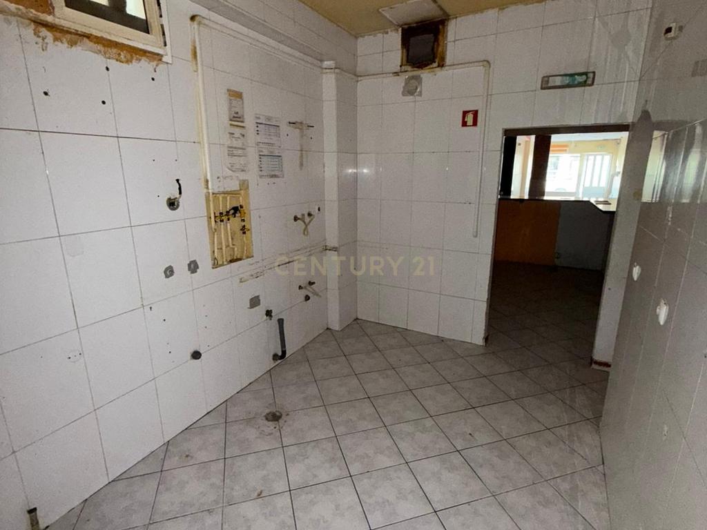 Loja em Portimão, Faro - Oportunidade Única! - Image 5
