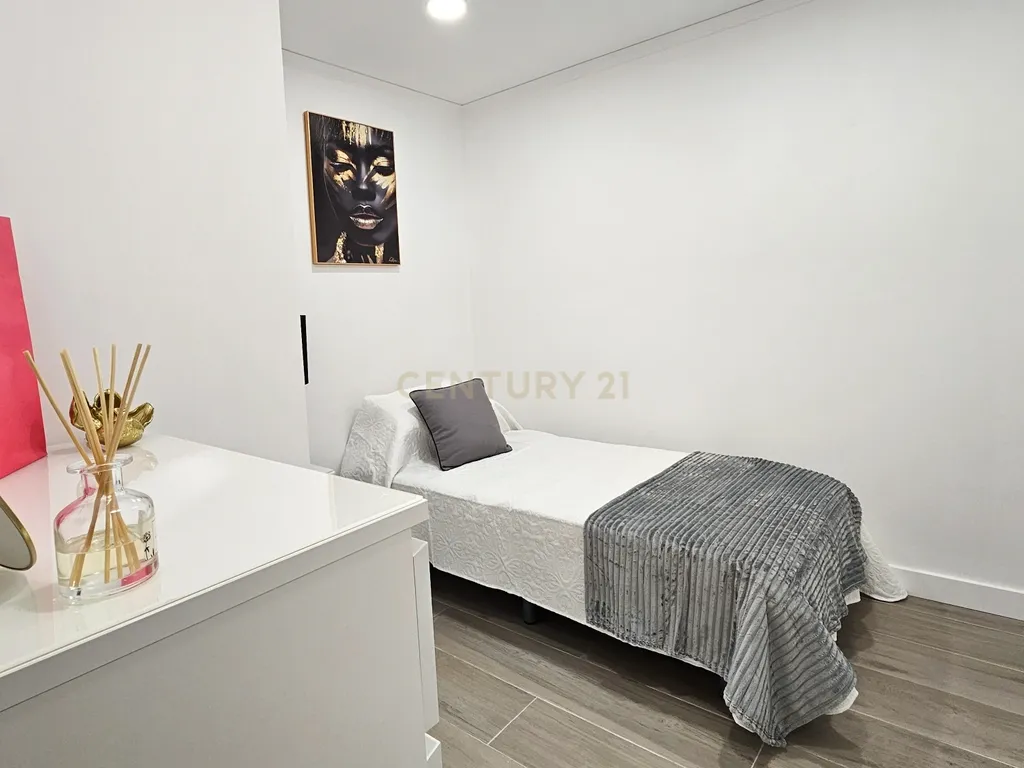 Apartamento T2 | Renovado | Varanda | Vista Mar | Albufeira - Image 26