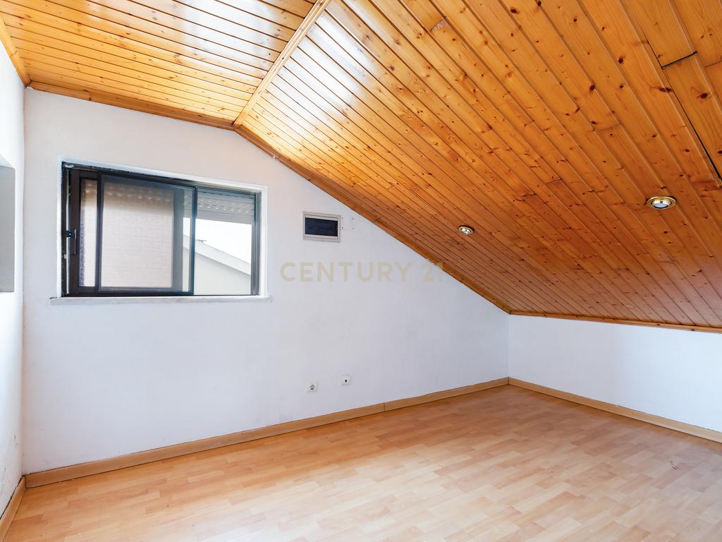 Moradia T3 com Sótão Habitável e Garagem nas Praias do Sado - Image 23