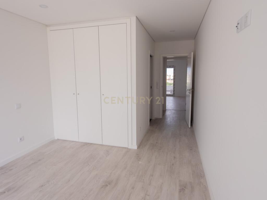 CONDOMINIO QUINTA DA LADEIRA - T2 e T3 COM TERRAÇOS, CHURRASQUEIRA E JARDIM - Image 12