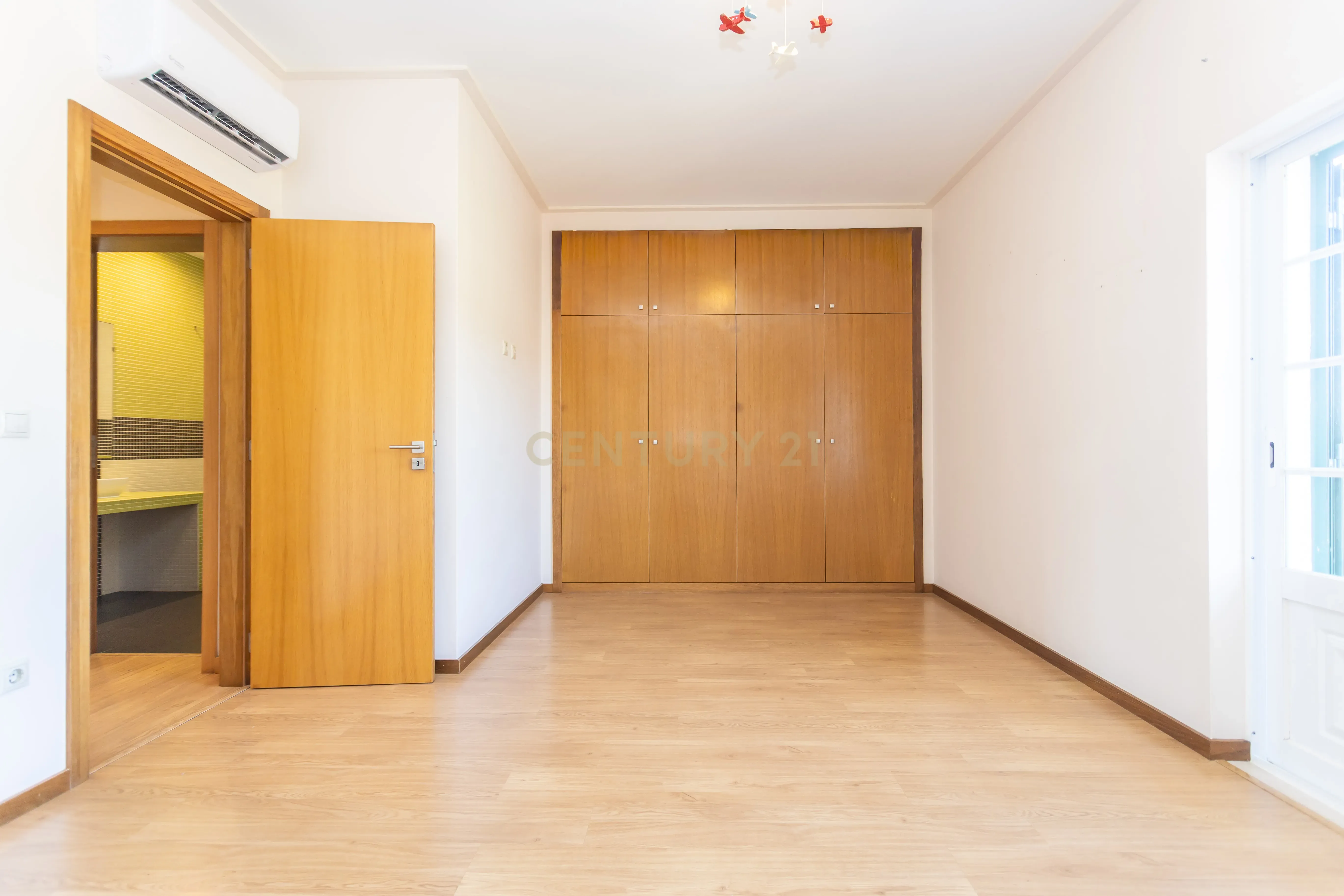 Fotografia 10 de Viva com Qualidade e Espaço – Excelente Moradia T3 em Zona Residencial Calma, Pegões