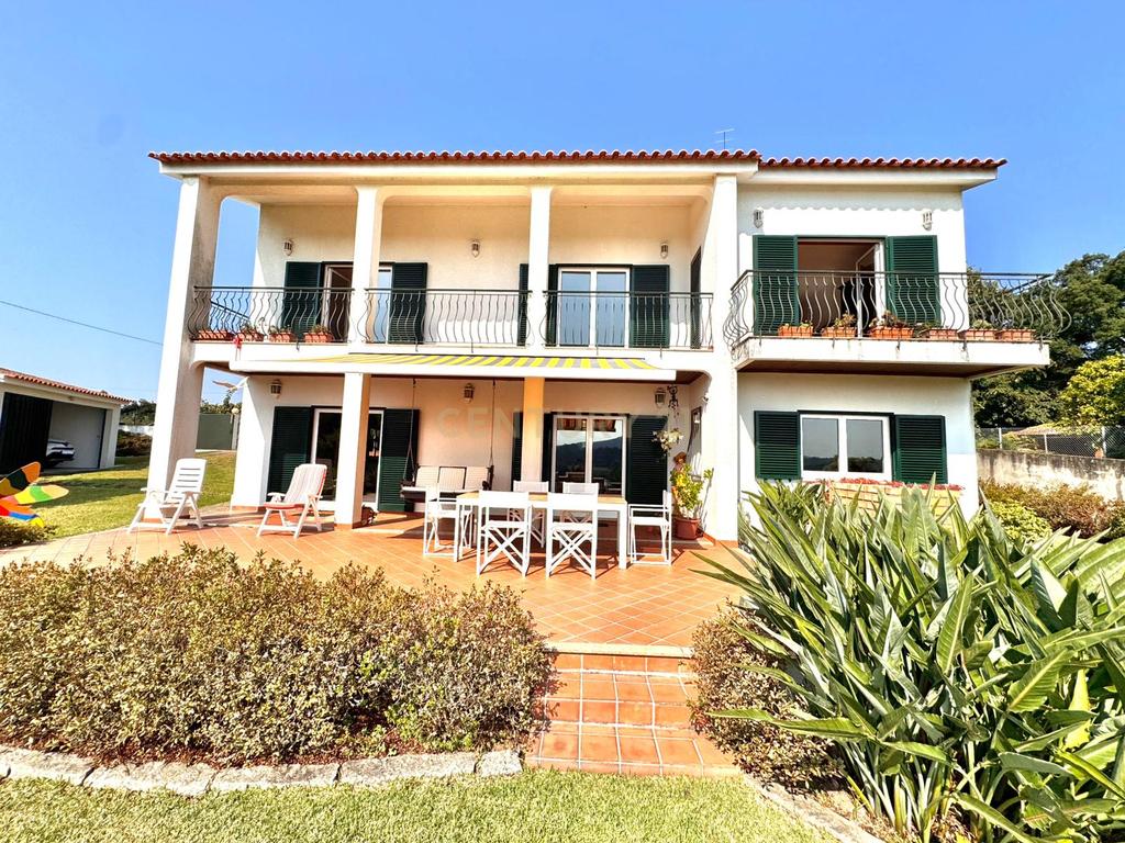 Luxuosa Moradia T5 em Esposende com Vista Deslumbrante - Image 1