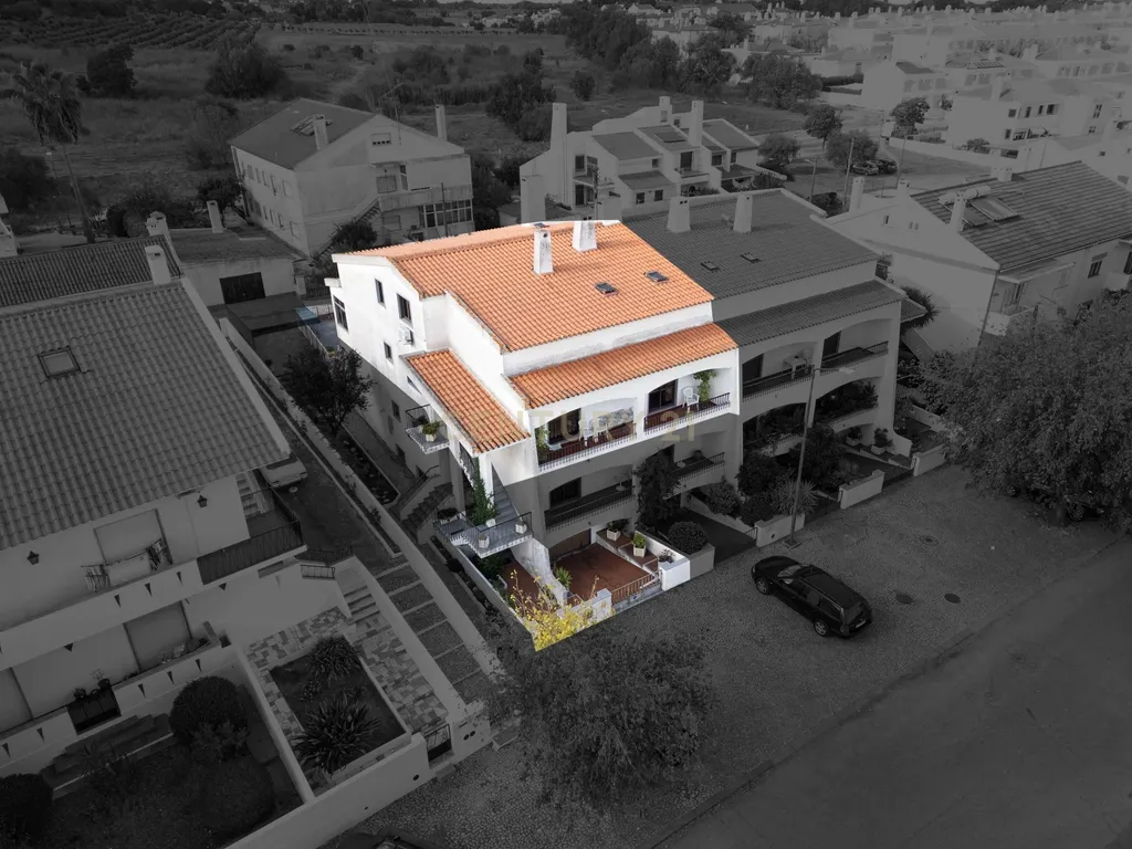 Há casas que se visitam… e há casas que se sentem. Esta é, sem dúvida, uma delas. - Image 42