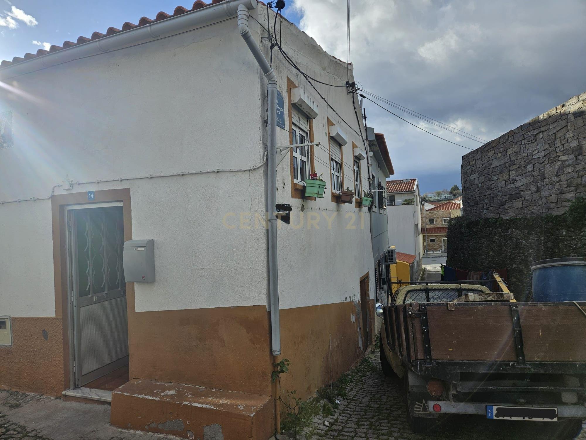Moradia Acolhedora T2 em São João da Pesqueira - Image 18