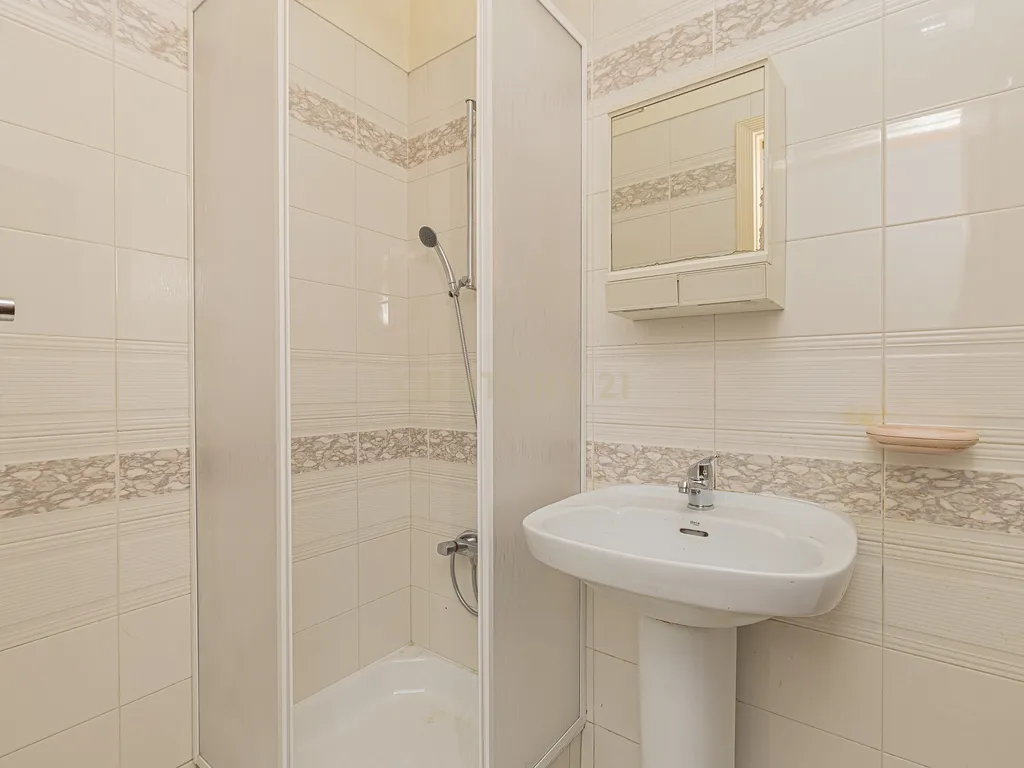 T4 com 180 m² e Garagem Box no Areeiro, Lisboa - Image 33