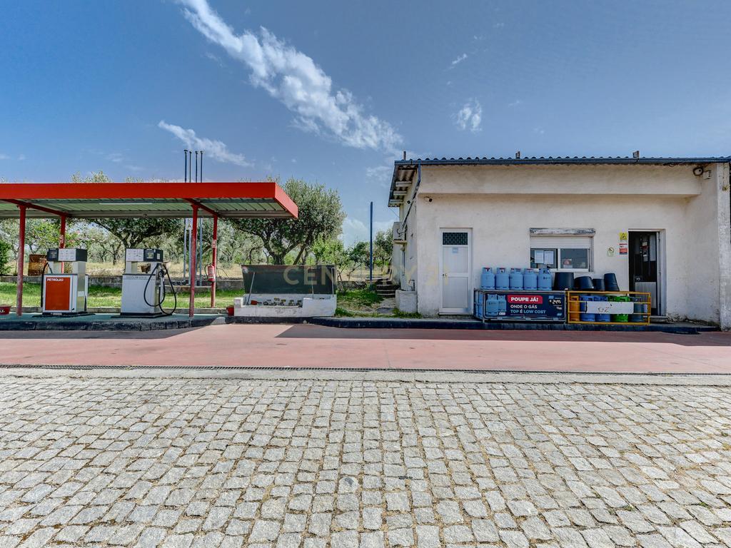 OPORTUNIDADE 360º – Moradia T3 + Posto de Combustível GALP + Terrenos (36 000 m²) - Image 51