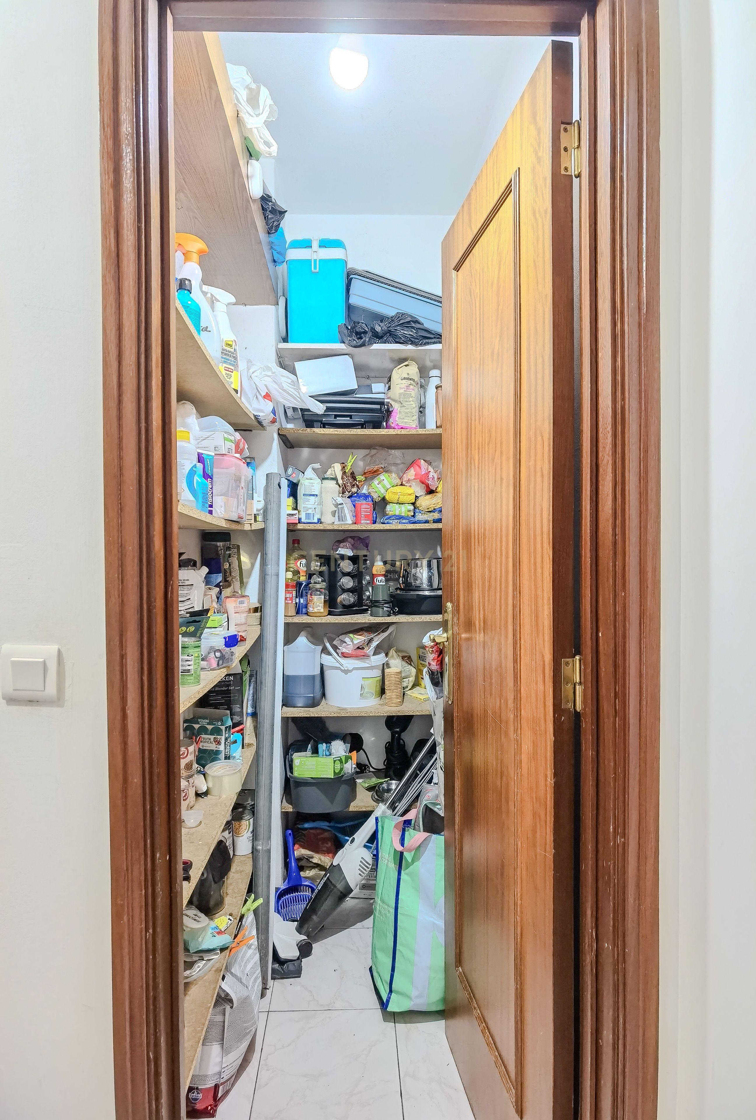 Apartamento T1+1 com Garagem e Vista Rio, Oliveira do Douro, Vila Nova de Gaia - Image 5