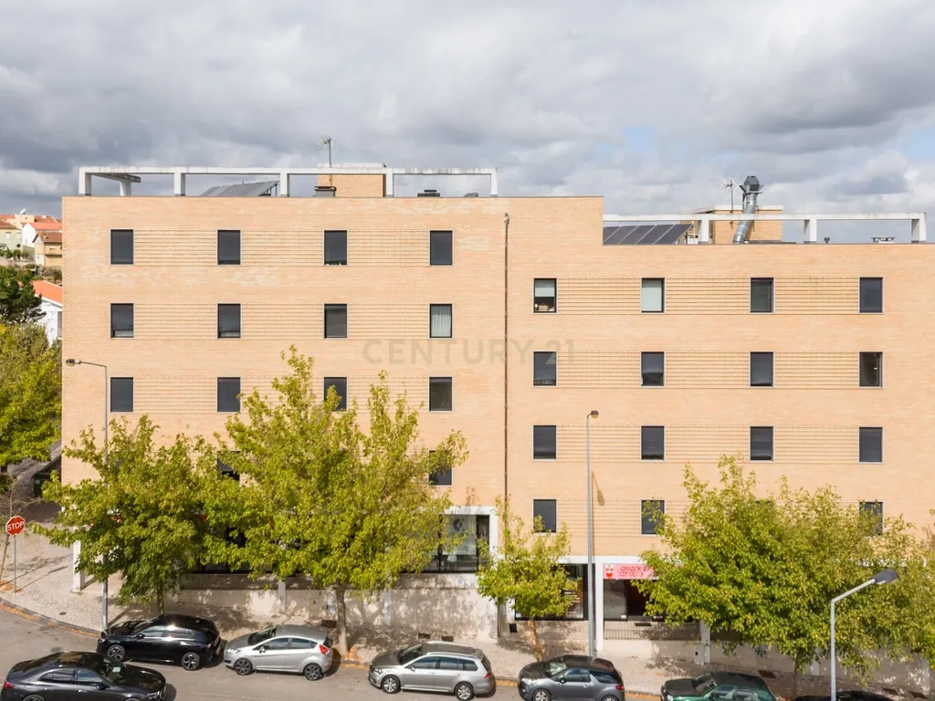 Apartamento T1 com garagem, Olivais, Coimbra - Image 2