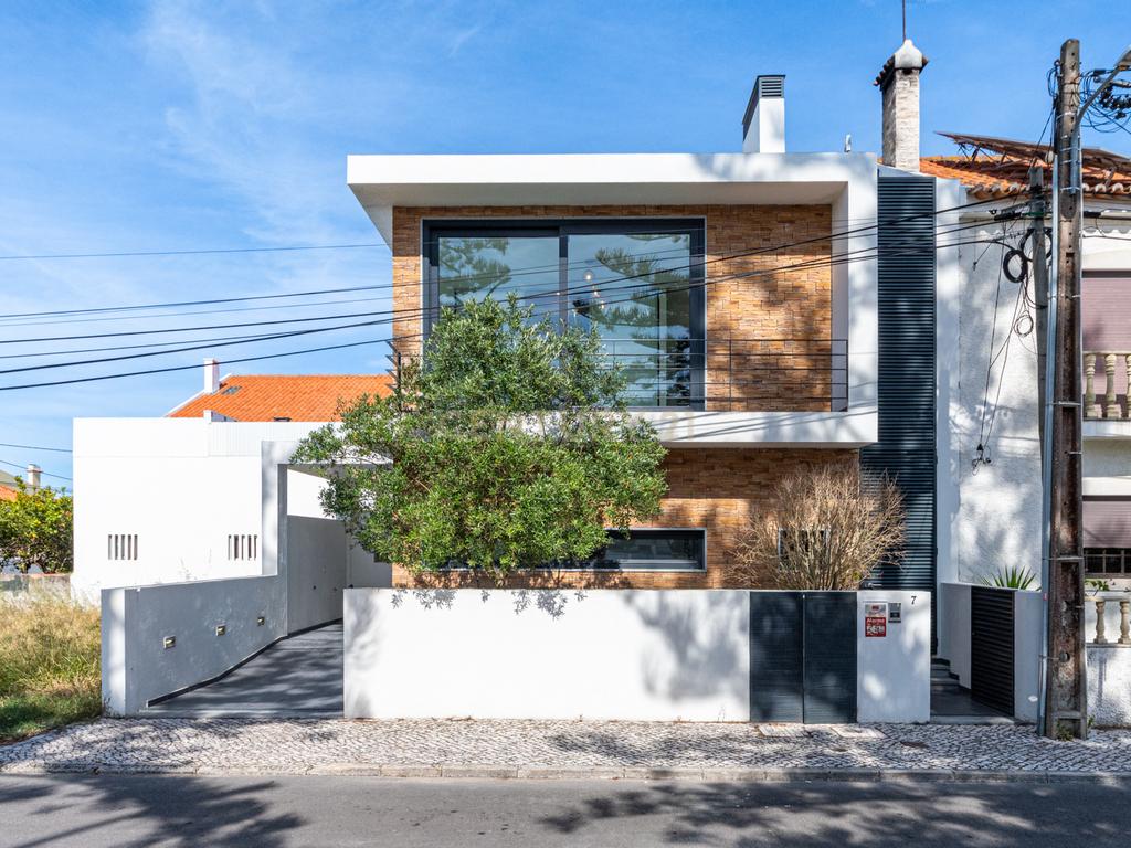 Moradia T3 com 3 Suites e Arquitetura Distinta em Samouco, Alcochete - Image 46