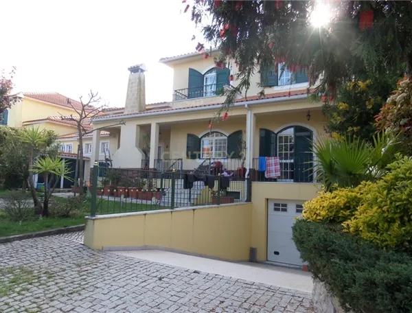 Moradia T4 em Alhos Vedros - Image 4