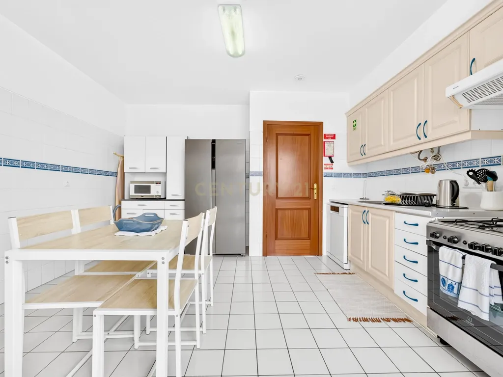 Apartamento T3 em Câmara de Lobos - Vista Mar Definitiva - Image 17