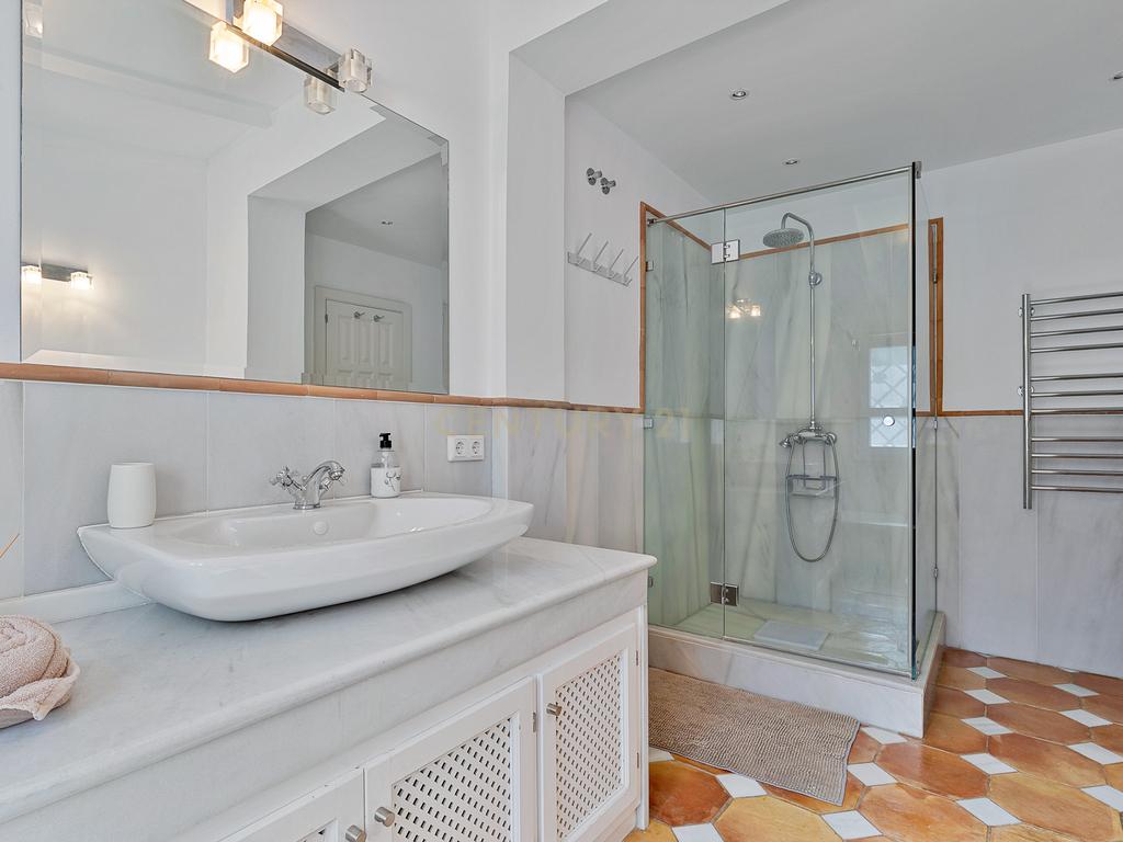 Impressionante moradia isolada com 5 quartos em San Pedro de Alcántara, Marbella - Image 22