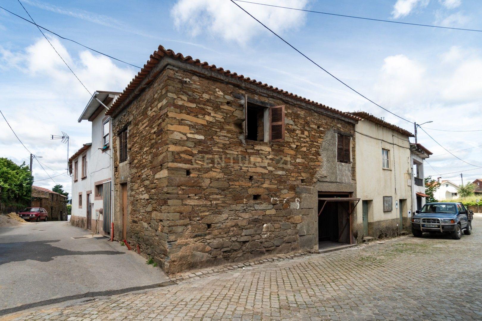 Fotografia 2 de Casa em Construção em Meda de Mouros  - 69.000€