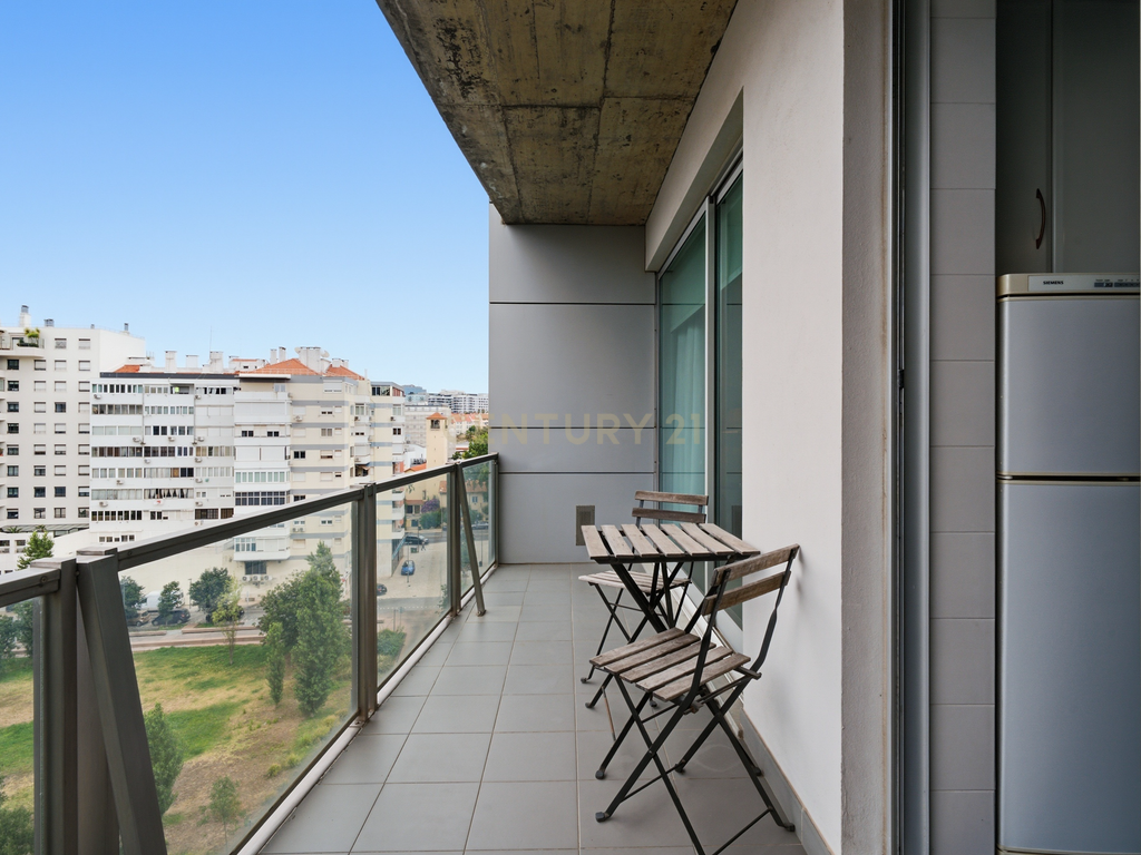 T1 Elegante com Varanda e Estacionamento | EDIFÍCIO MALHOA PLAZA Av. José Malhoa, Lisboa - Image 7
