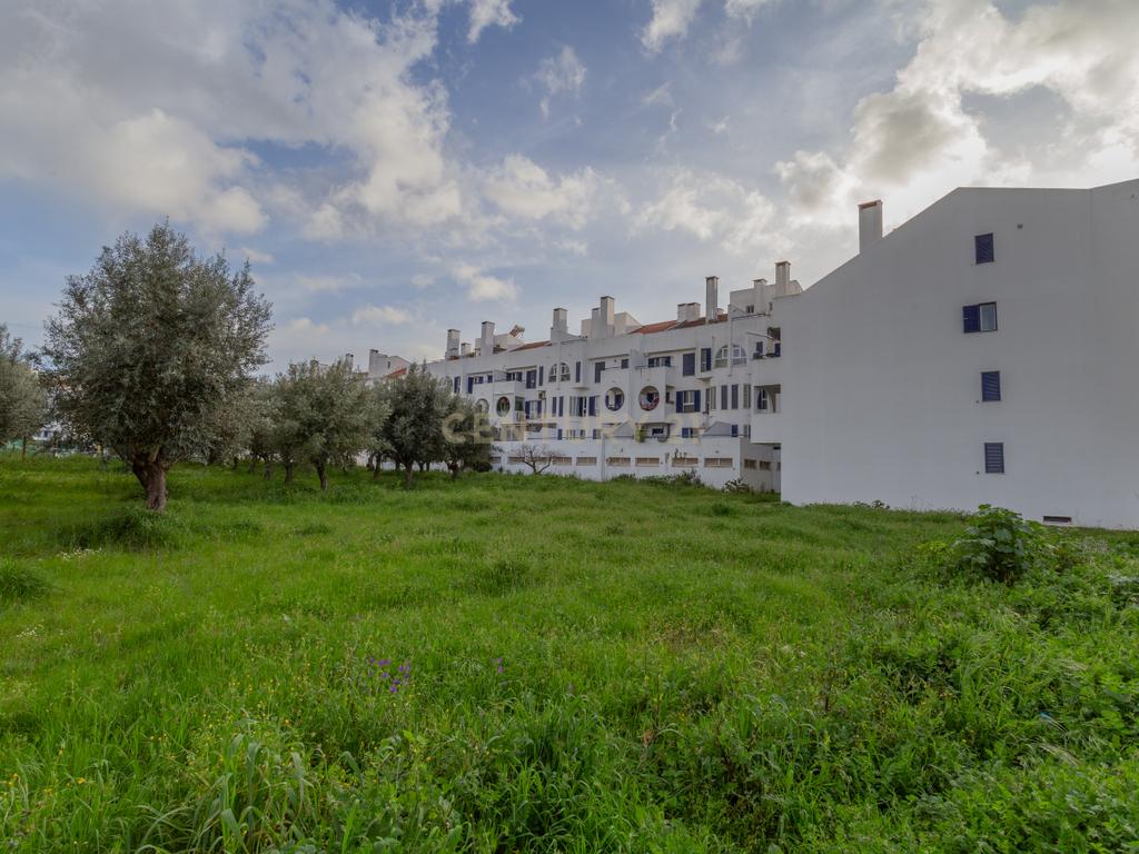 Apartamento T2 na Quinta do Anjo, Setúbal,  com Estacionamento e Piscina Comum - Image 24