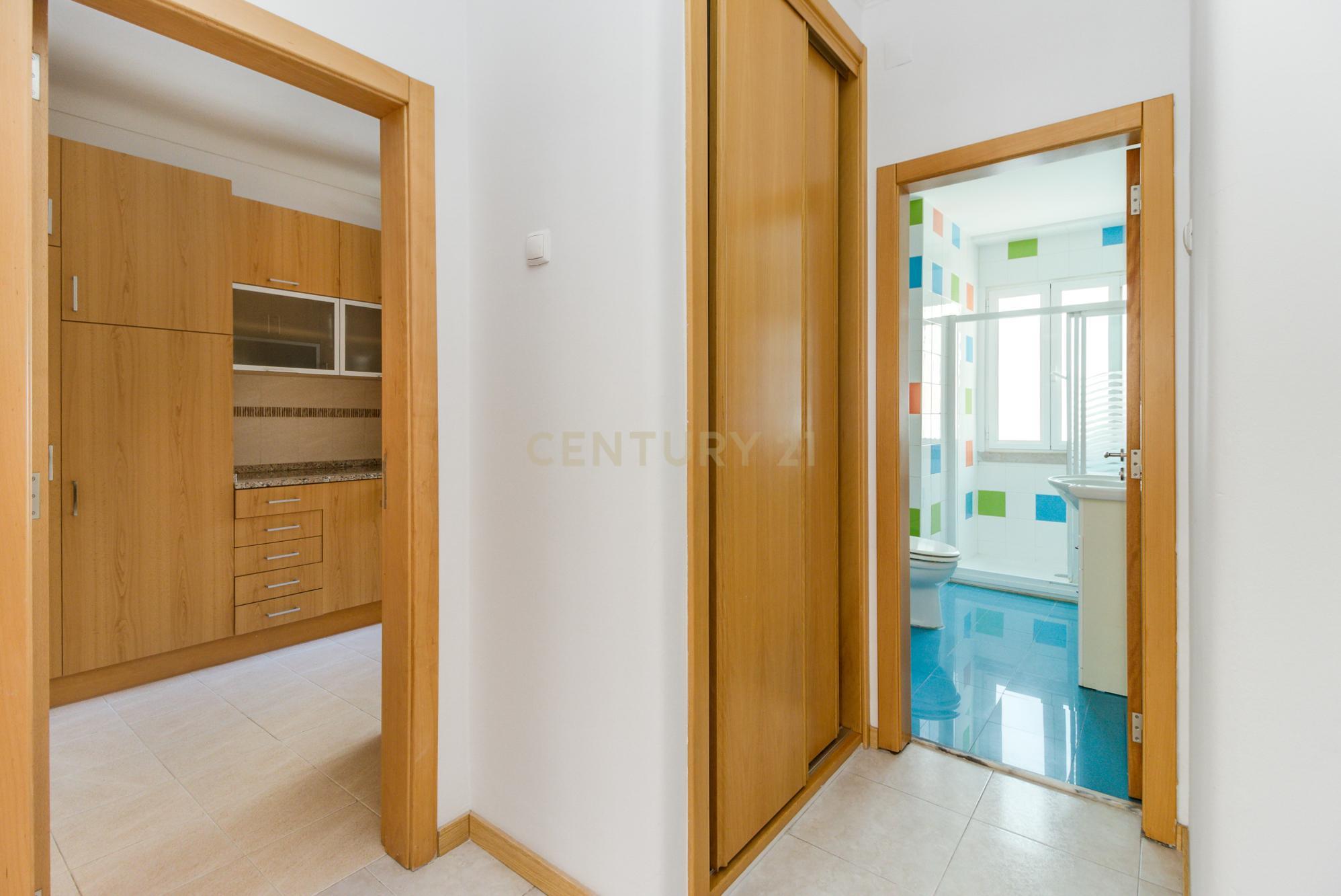 Apartamento T3 em Lisboa - Oportunidade Única  - Image 15