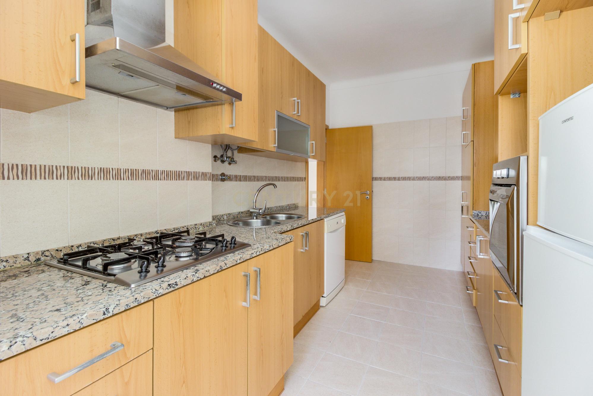 Apartamento T3 em Lisboa - Oportunidade Única  - Image 19