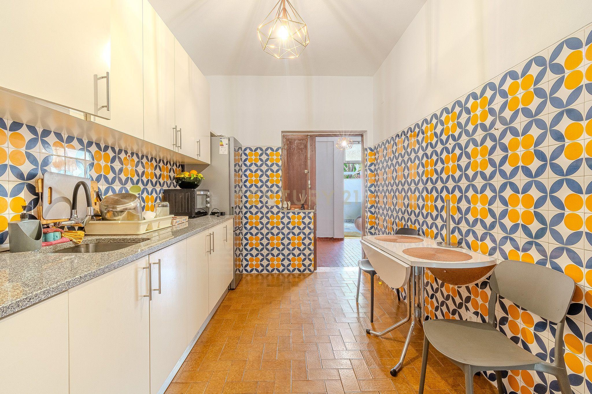 Fotografia 3 de Apartamento T2 com Espaços Exteriores e Arrecadação