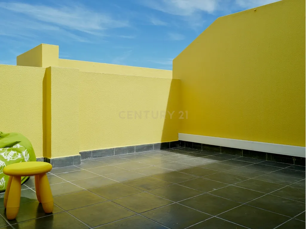 Apartamento Duplex T4 de Prestígio com Vista Rio | Alcochete - Image 25