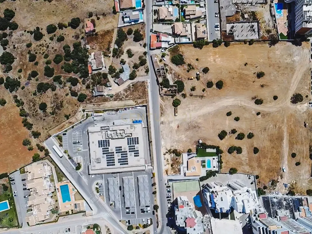 Moradia no centro de Armação de Pera - Image 39