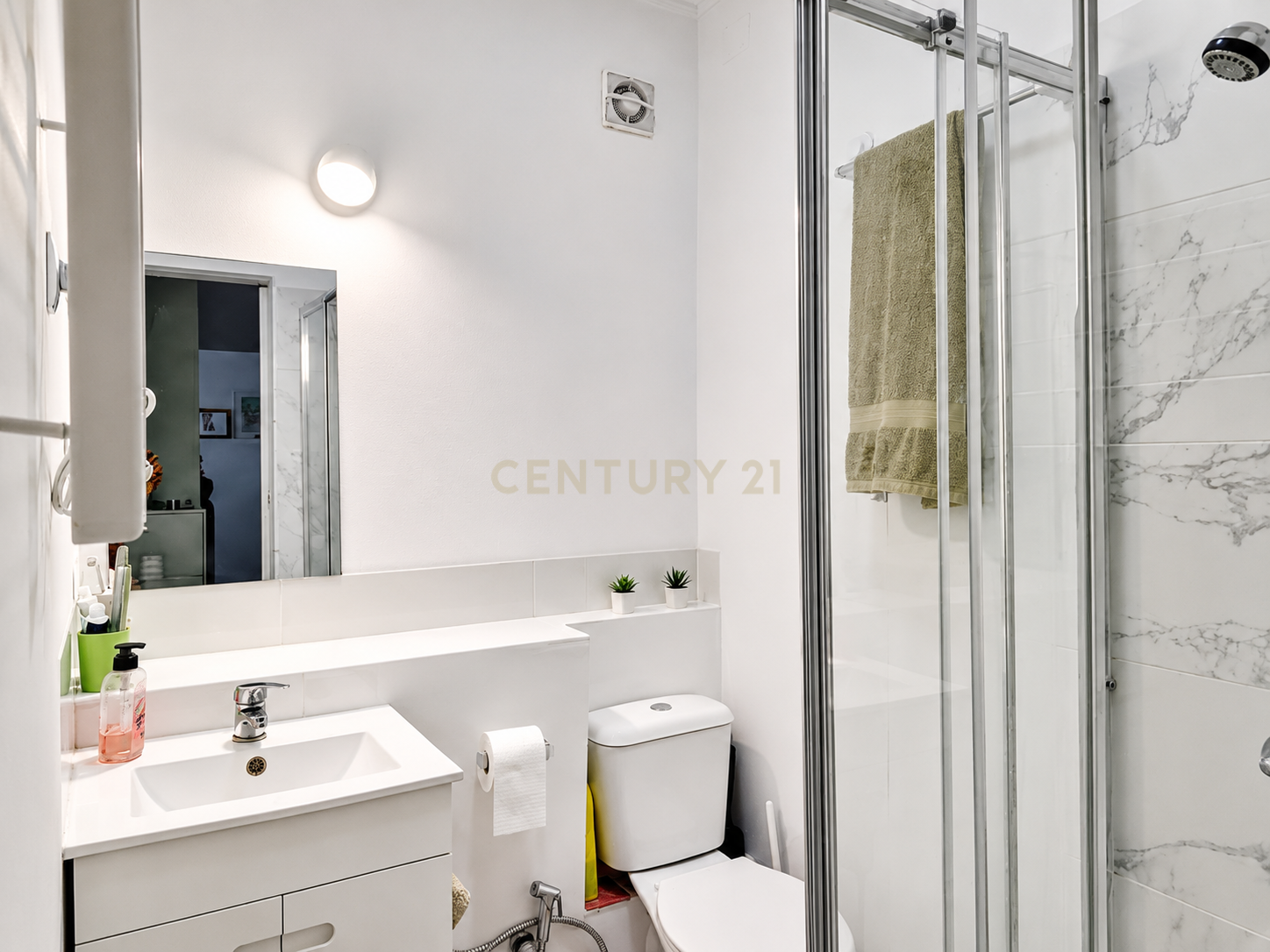 Fotografia 12 de Apartamento T3+1 Renovado com 2 Casas de Banho | Olivais, Lisboa