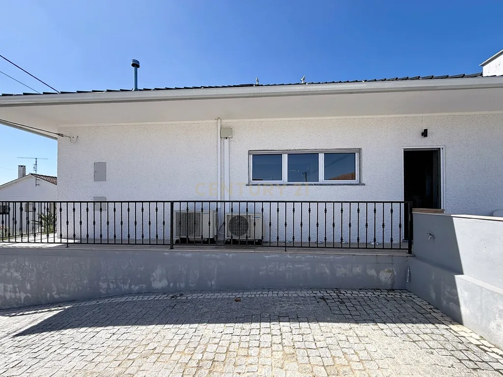 Moradia isolada com amplo terreno de 1.350 m², junto a Alcobaça - Image 90