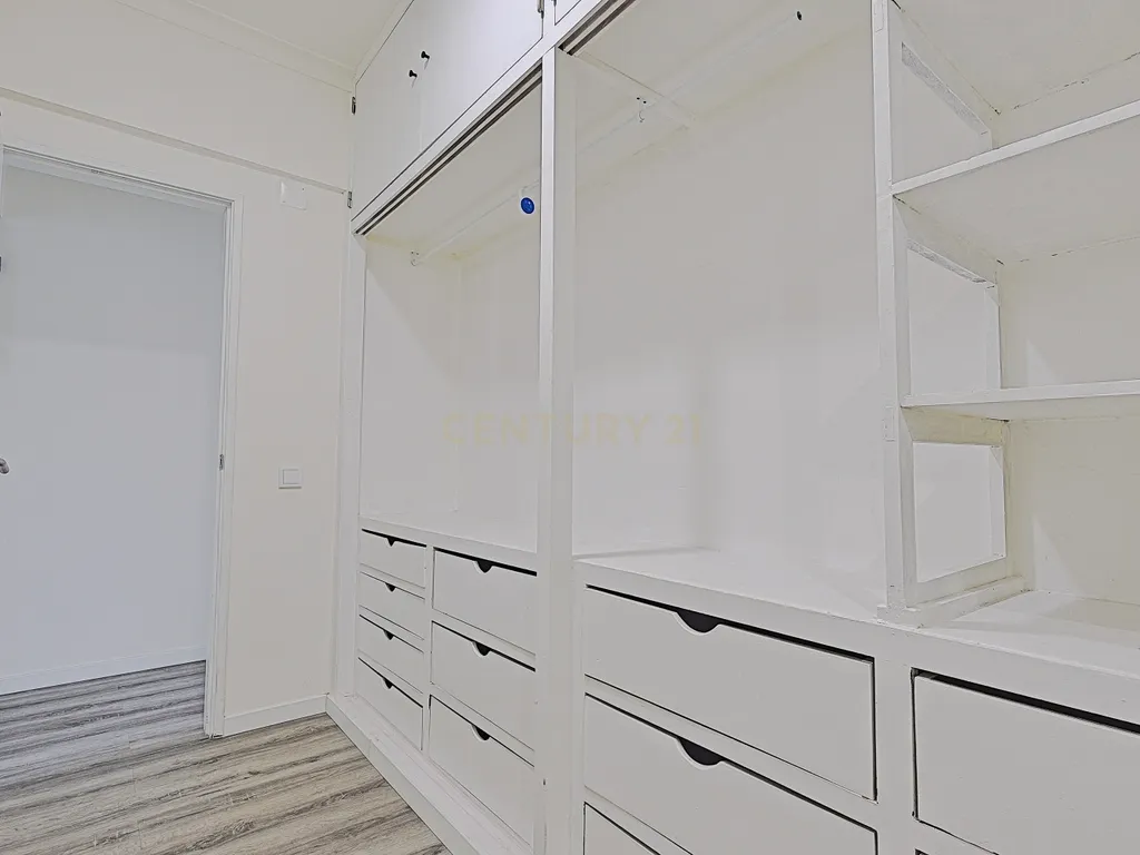 T2 Remodelado com Elevador | 86 m² | Aranguês – Setúbal - Image 19