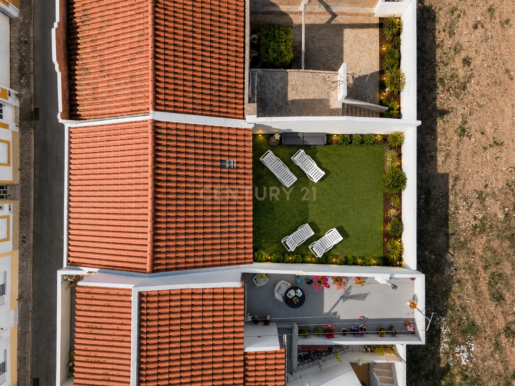 Moradia Térrea no Parchal com Espaço Exterior Privativo e Excelente Exposição Solar - Image 15