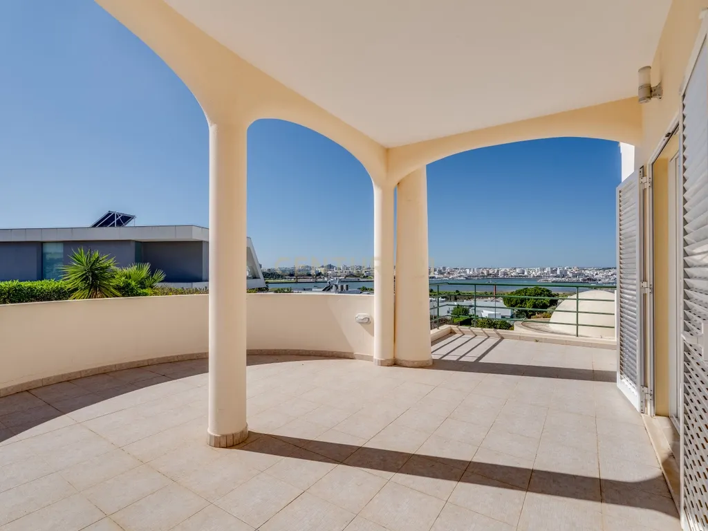 Moradia em Ferragudo com Vista para o Rio - Image 28