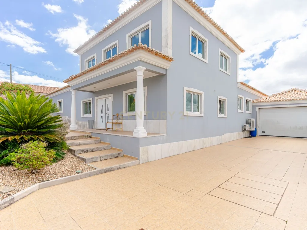 Moradia T4 com Piscina | 426 m² de Construção e Lote de 1.000 m² | Arruda dos Vinhos - Image 54