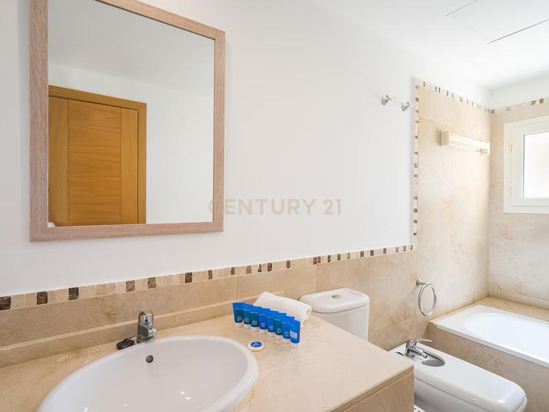 Apartamento T1 com Vista Mar em Andalucía, Manilva, Málaga. Inversión y Vacaciones - Image 5