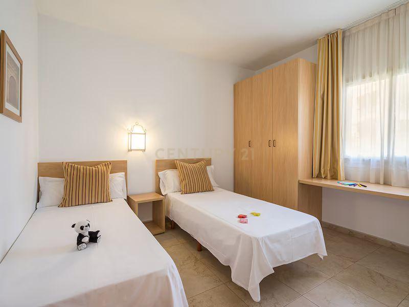 Apartamento Moderno em Manilva, Málaga com Acessibilidade e Piscina, Inversión y Vacaciones - Image 5