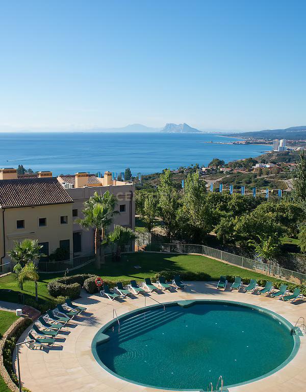 Apartamento Moderno em Manilva, Málaga com Acessibilidade e Piscina, Inversión y Vacaciones - Image 1
