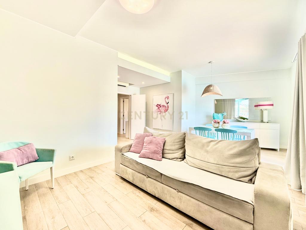 Apartamento T1, na 1a linha sobre a Marina de Albufeira, com garagem e piscina. - Image 4