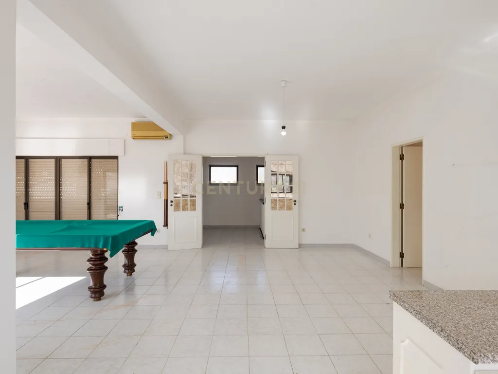 Moradia T4 Geminada à Venda na Marisol — 200 m² | Lote 900 m² | Piscina - Image 26