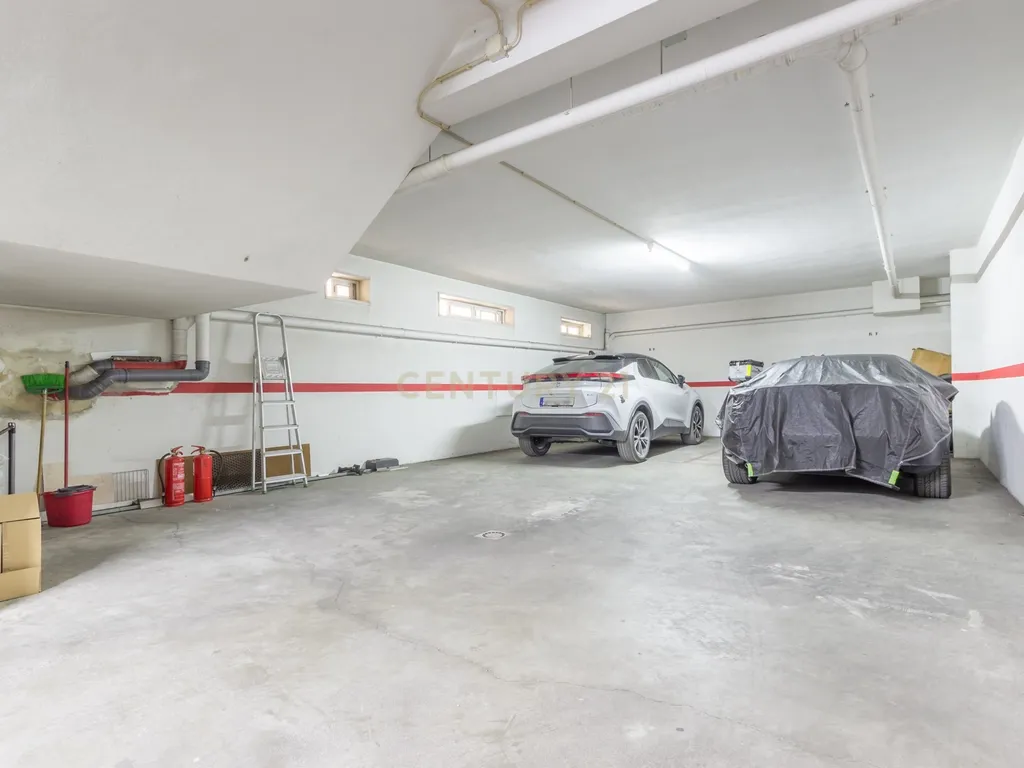 Apartamento T3 em Baixa da Banheira com Garagem - Image 21