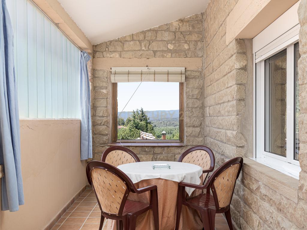 Hotel Moderno em Aragón com 25 Quartos e Vista Panorâmica - Image 19