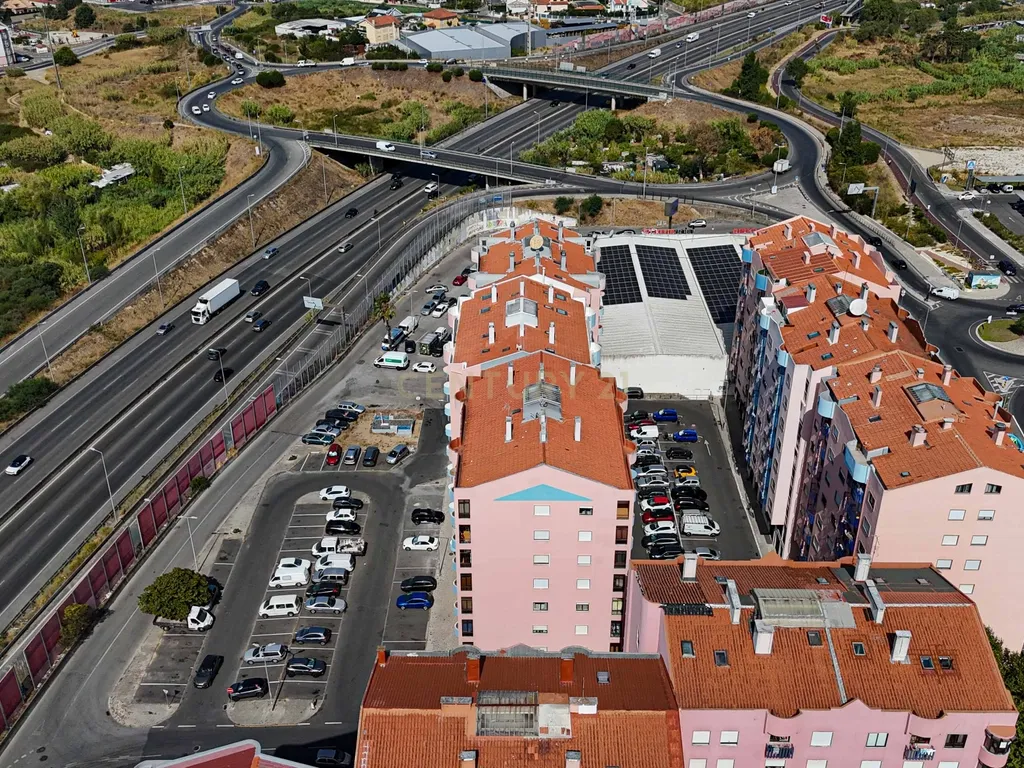Apartamento T2 Remodelado (Agualva/Cacém) - Image 23
