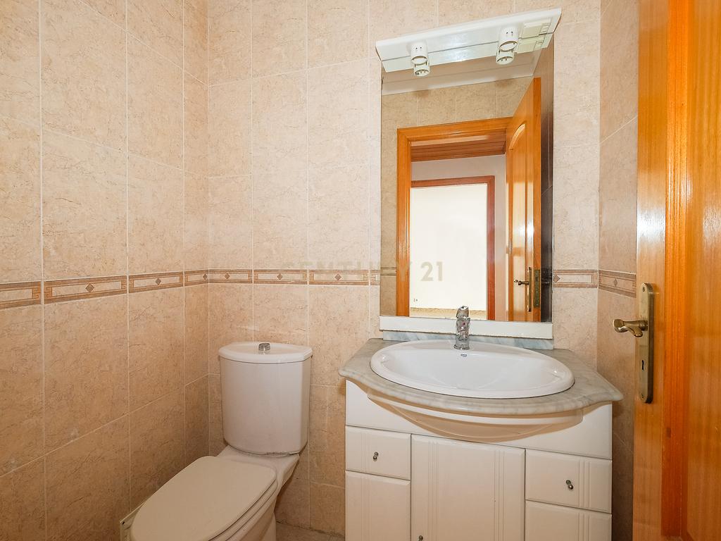 Apartamento T3 luminoso na Parede com varandas, garagem e arrecadação - Image 10