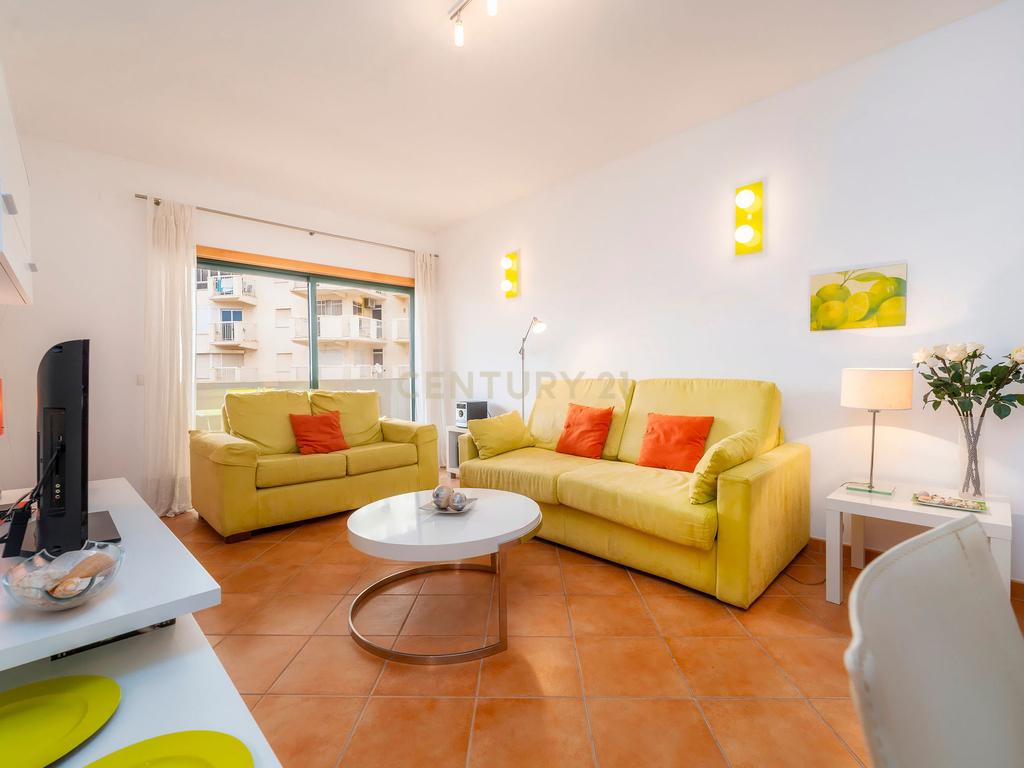 Apartamento T1 | Vista mar | Piscina | Estacionamento | Praia 100mt | Armação de Pera | Algarve - Image 3