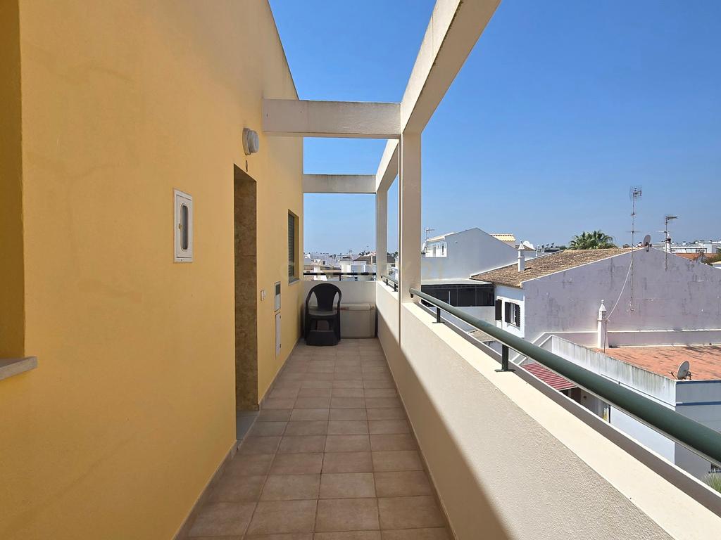 Apartamento T1 com Piscina, Terraço e Garagem | Arrendamento Anual | Santa Luzia, Tavira - Image 16