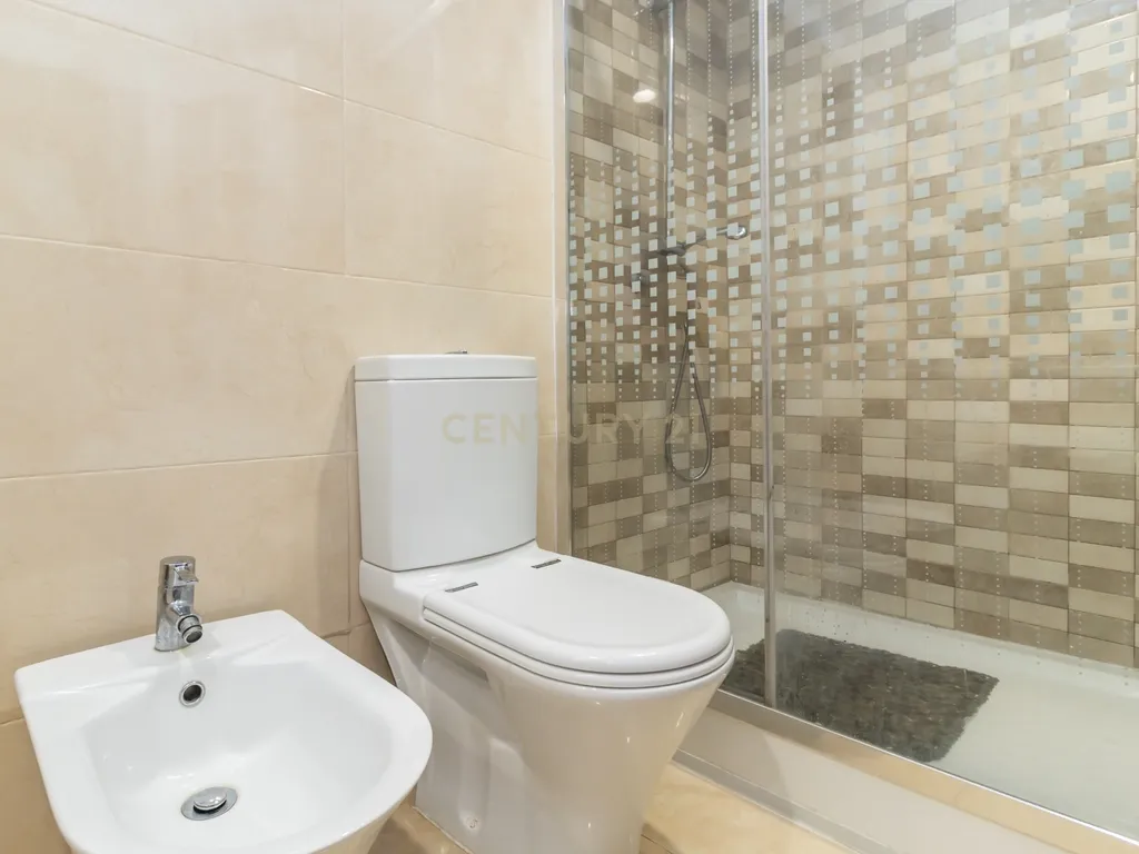 Viva com conforto no coração de Setúbal – Excelente Apartamento T3 nos Pinheirinhos - Image 26