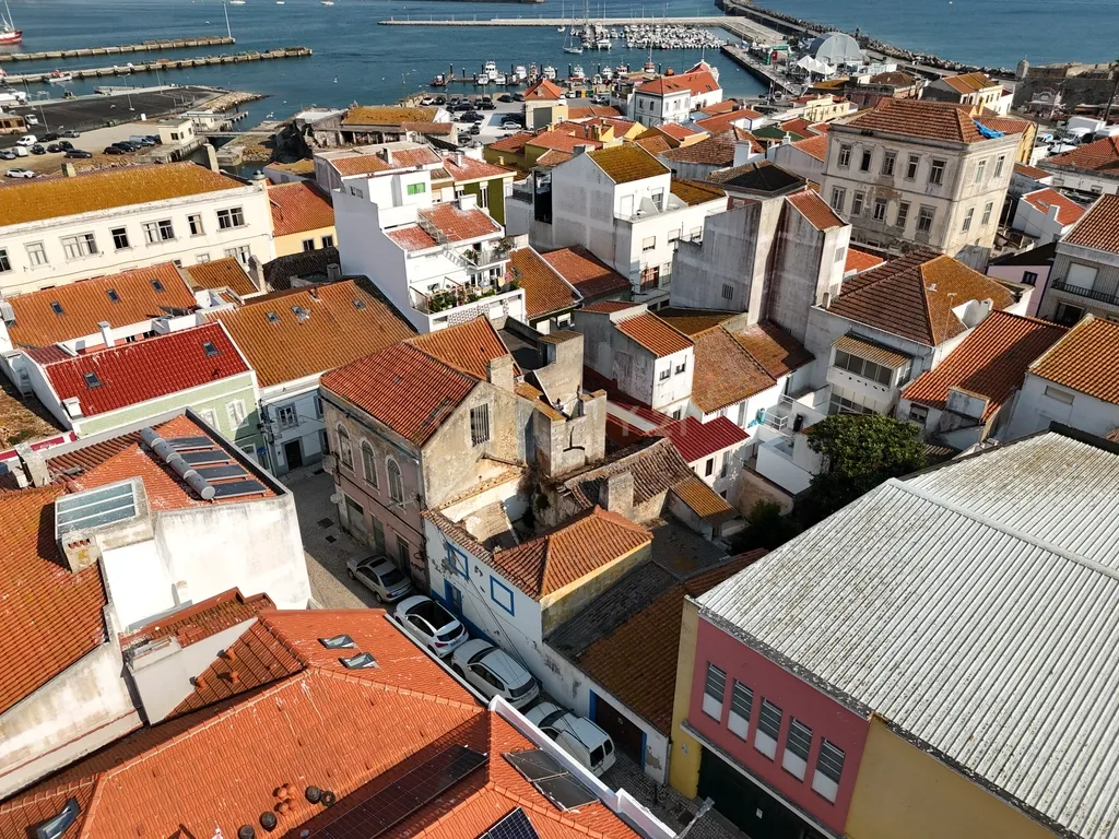 PRÉDIO PARA RECUPERAR, NO CENTRO HISTÓRICO DE PENICHE - Image 79