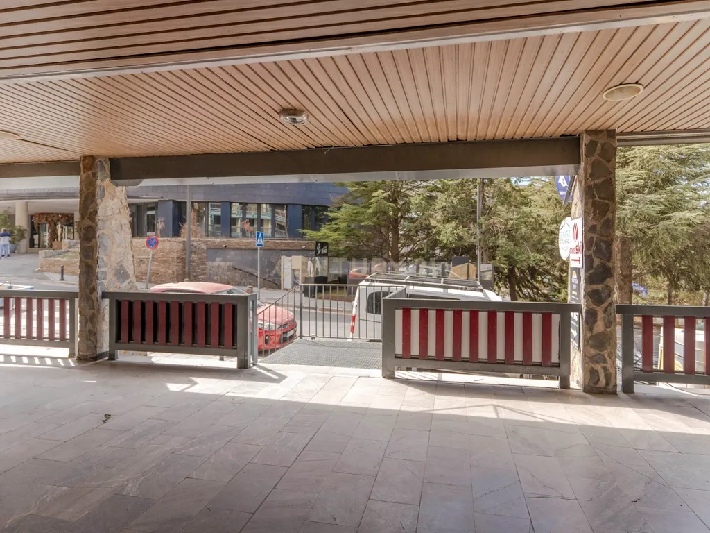 Loja Comercial em Monachil, Granada - Oportunidade Única - Image 11