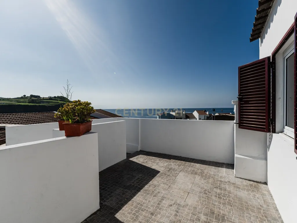 Moradia T3 com Terraço e Vista Mar em Santa Cruz, Lagoa - Image 19