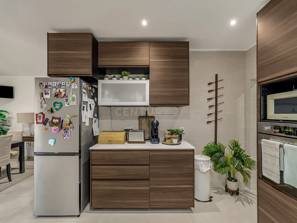 Moradia T3 isolada com garagem, Quinta do Conde - Image 4