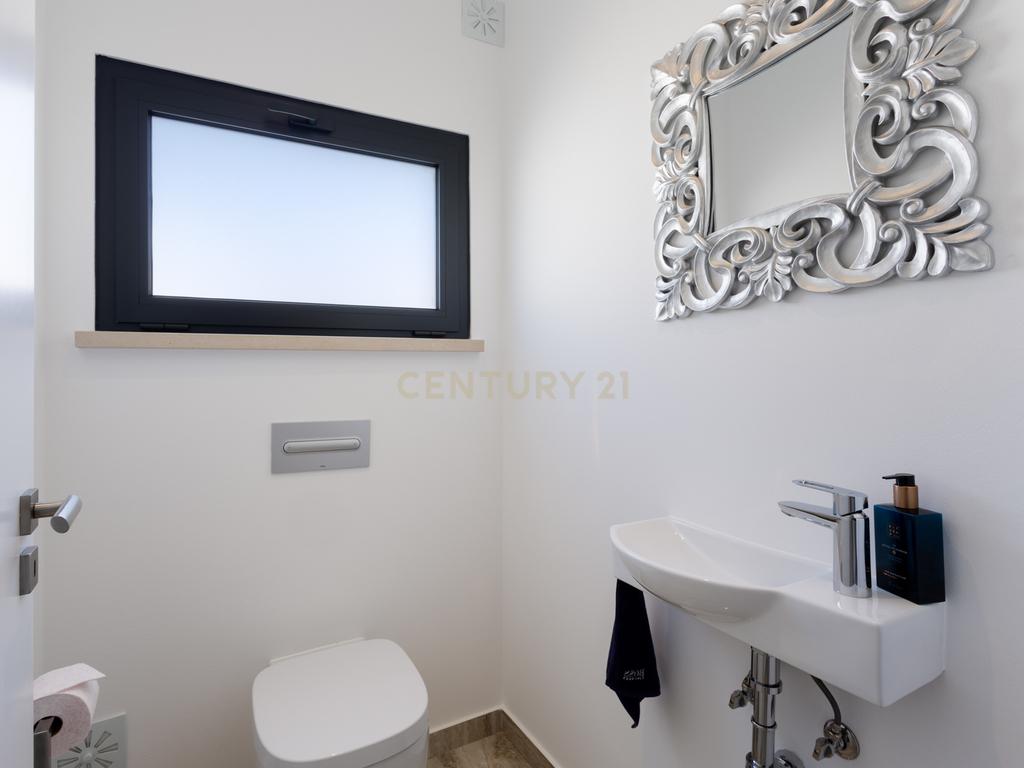 Moradia ultramoderna com 3 quartos: Vida sustentável na Costa da Prata - Image 34